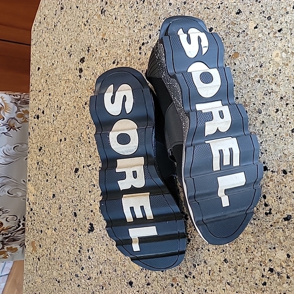 Sorel Tennis shoes - Picture 6 of 9